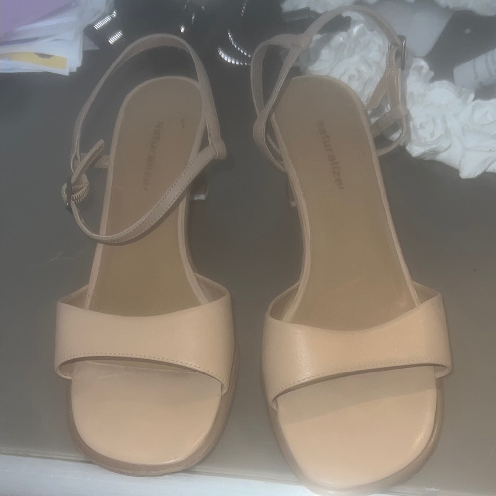 Naturalizer Women's Tan Sandals
